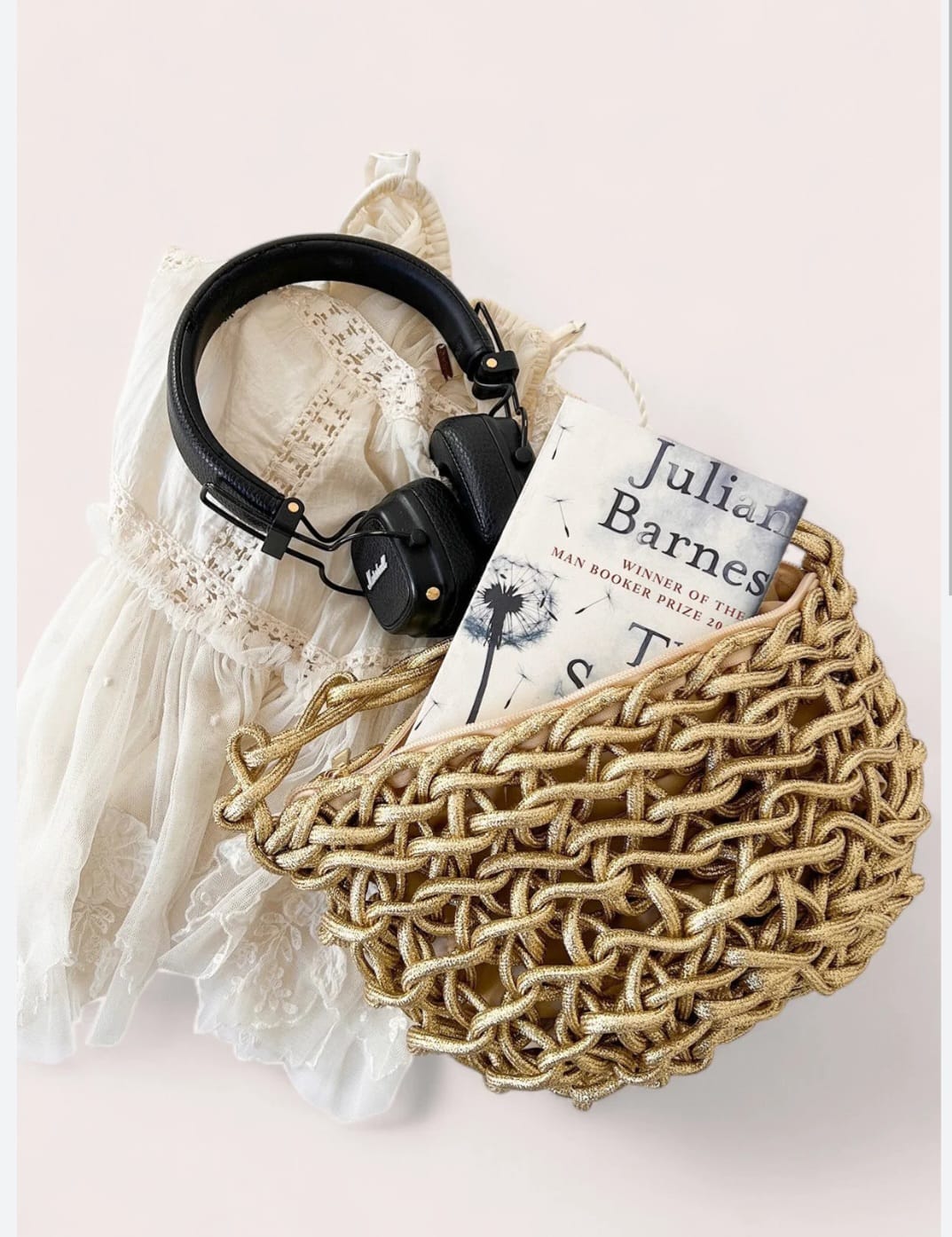 Bolsa bohemia dorada